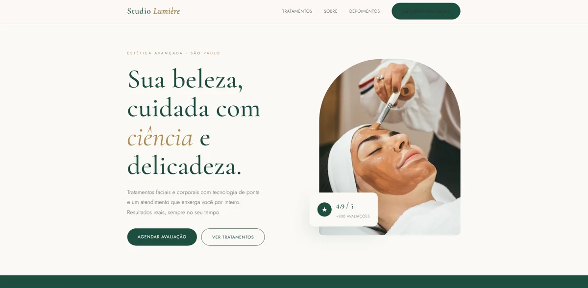 Site de clínica de estética com visual clean em verde e bege